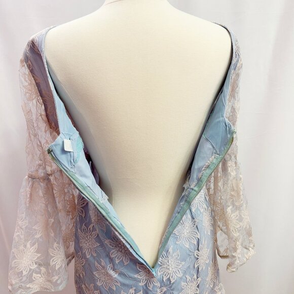 Vintage blue bell sleeve dress with lace overlay - fits like a Medium - Picture 6 of 7